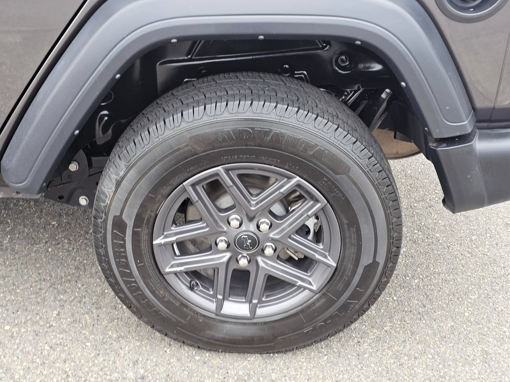 Used 2024 Jeep Wrangler Unlimited Sport AWD/4WD image 9