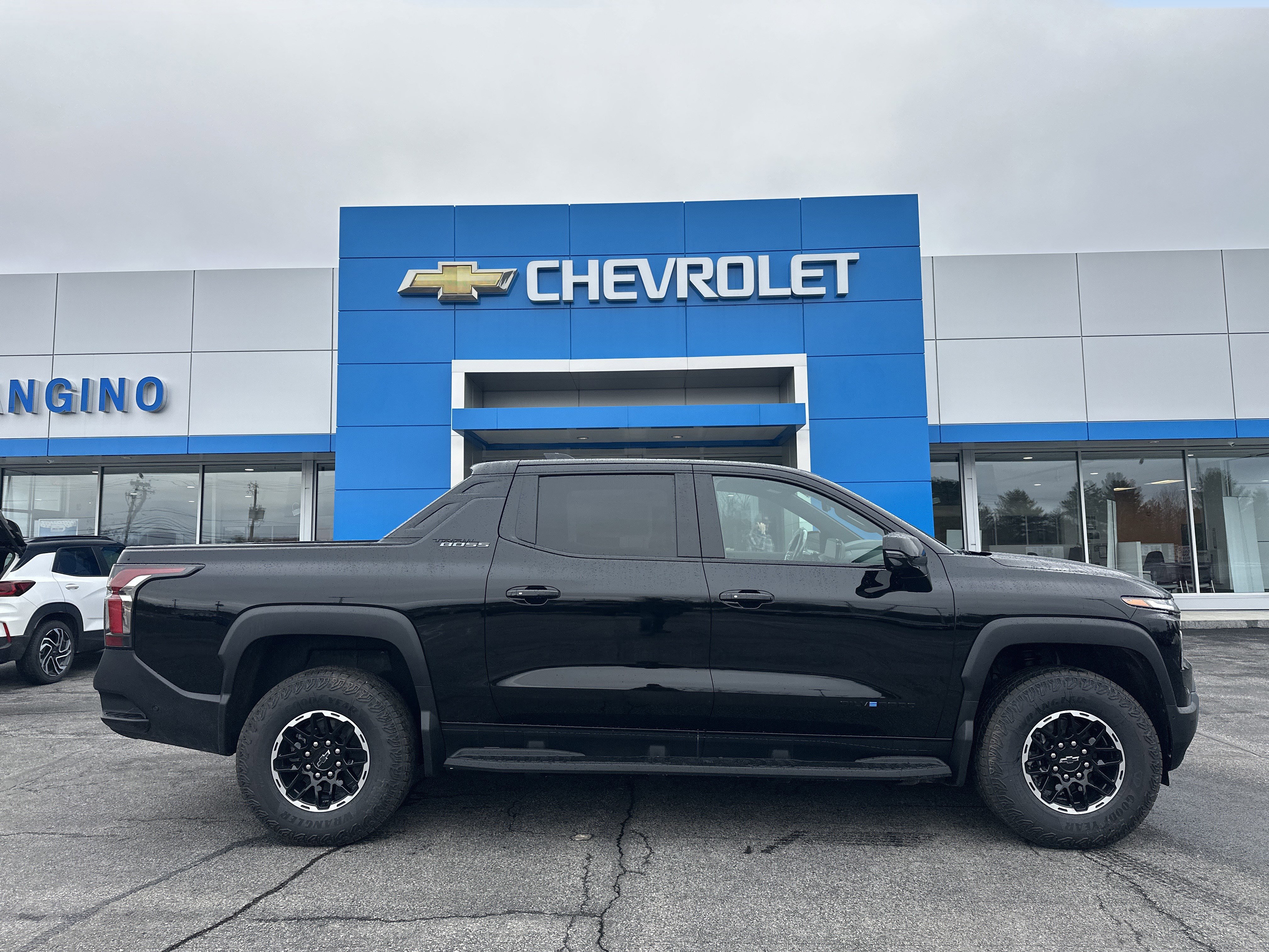 New 2026 Chevrolet Silverado EV Trail Boss w/ Premium Package AWD/4WD image 1
