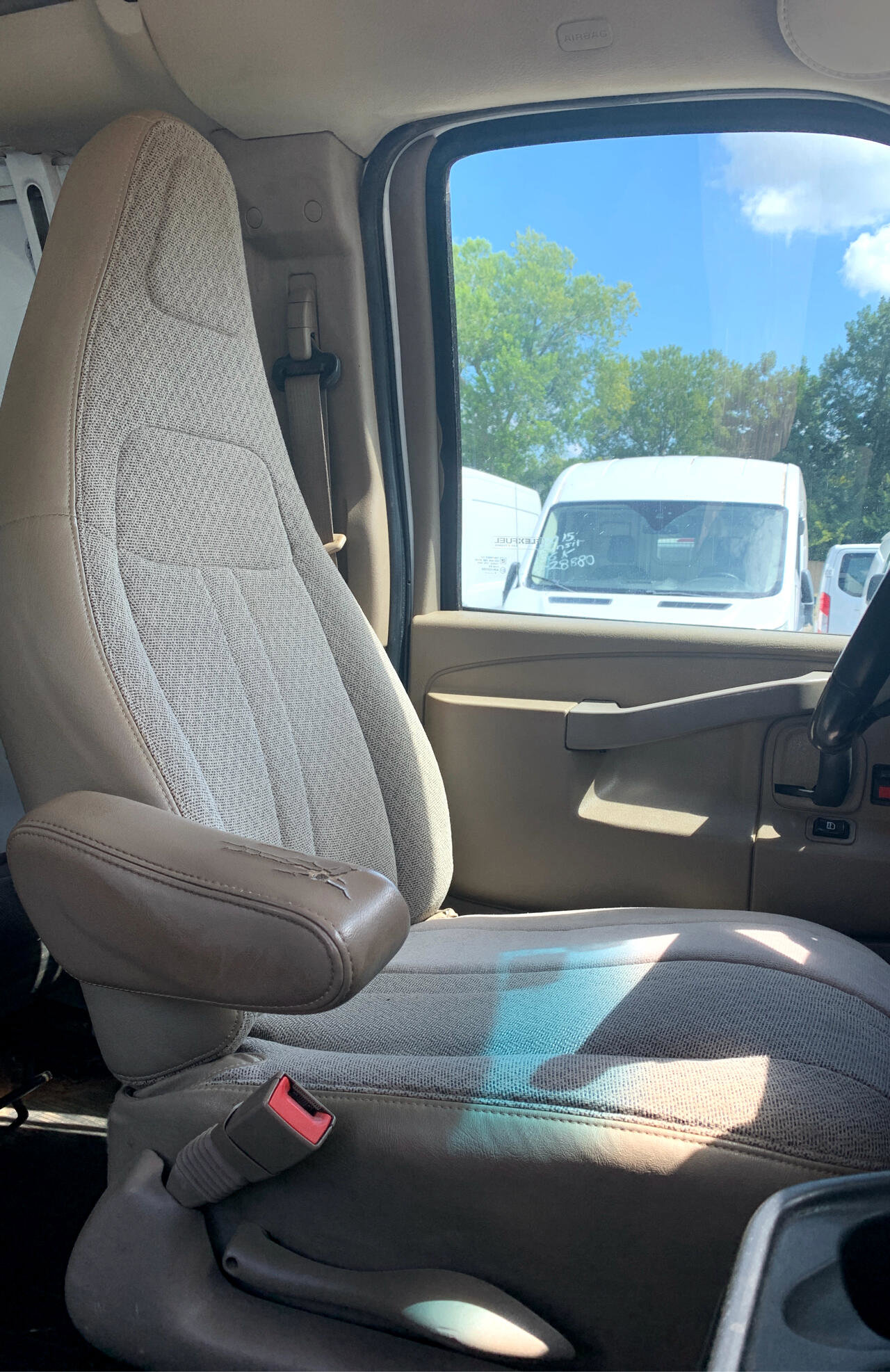 Used 2017 GMC Savana 2500 Extended image 19