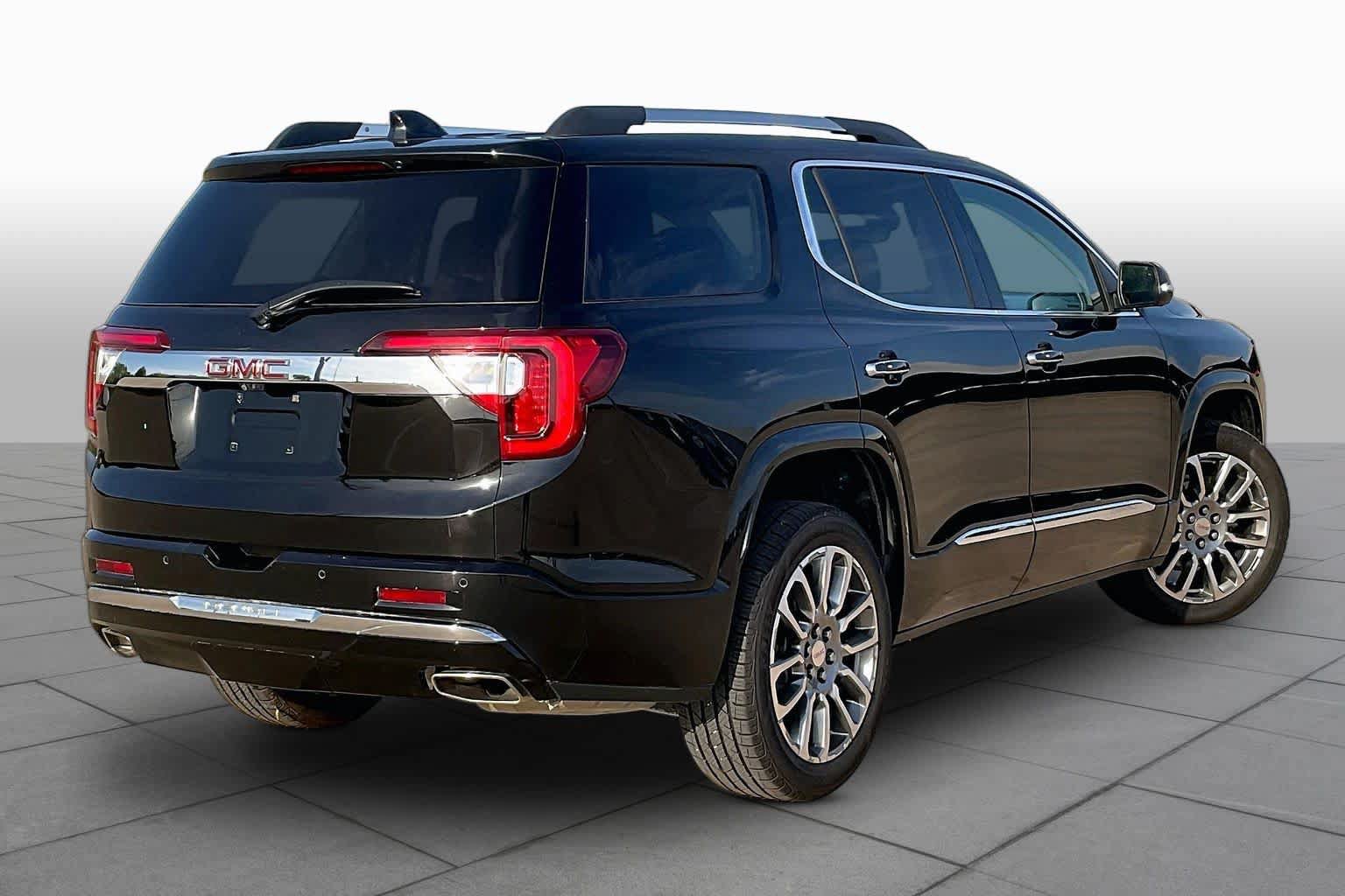 Certified 2023 GMC Acadia Denali w/ Denali Technology Package FWD image 12