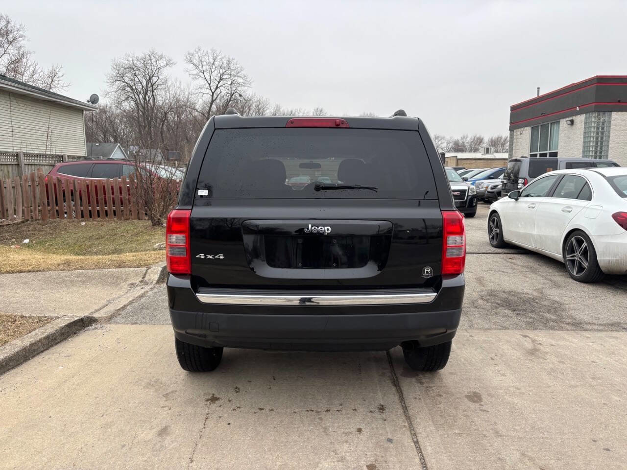 Used 2013 Jeep Patriot Latitude w/ Altitude Pkg image 19