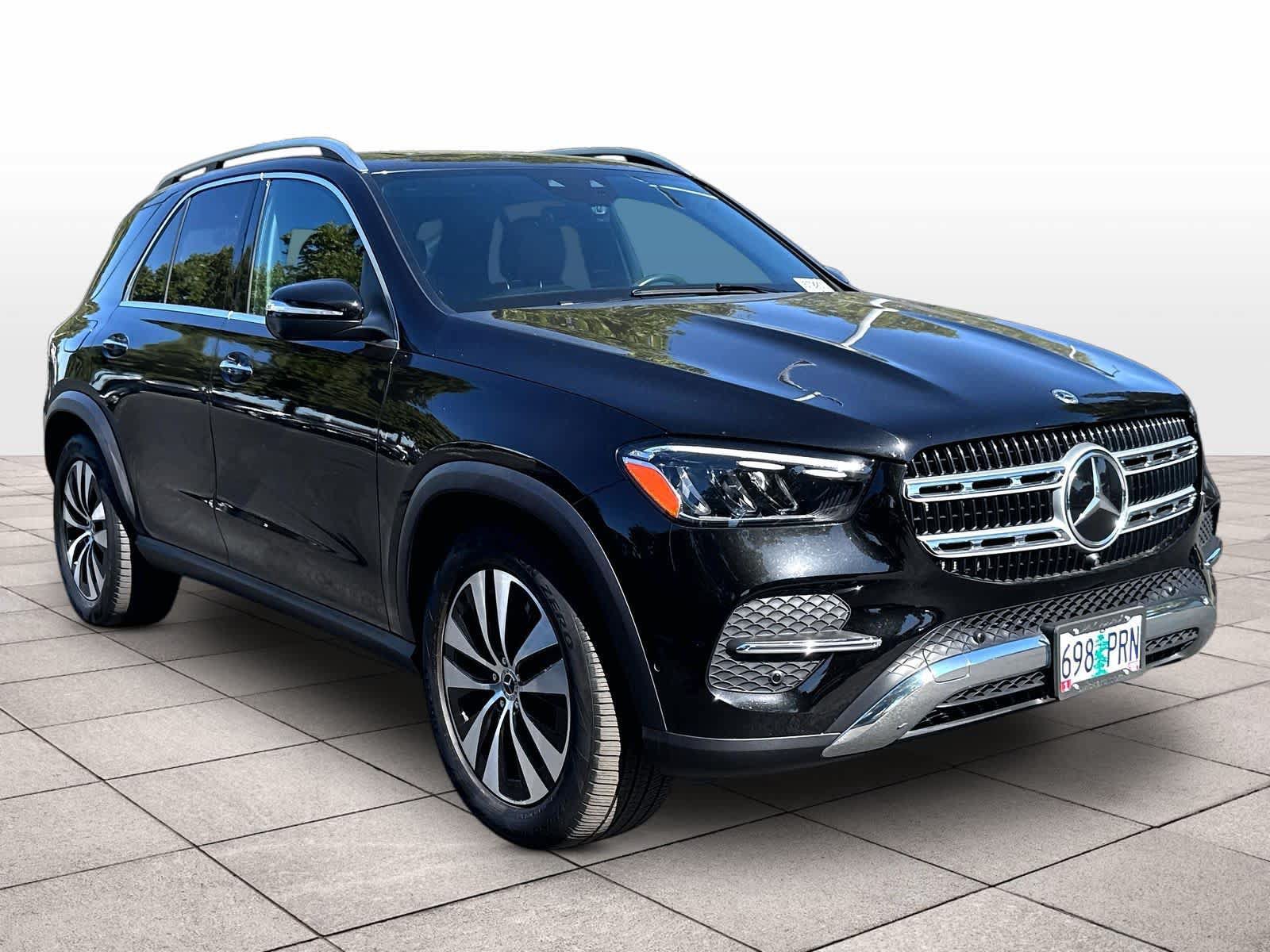 Used 2024 Mercedes-Benz GLE 450 4MATIC w/ Driver Assistance Package image 3