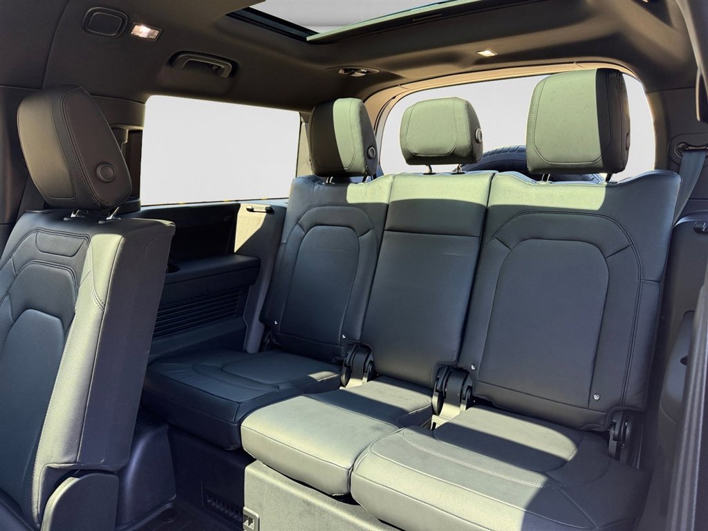 Used 2024 Land Rover Defender 130 S image 26