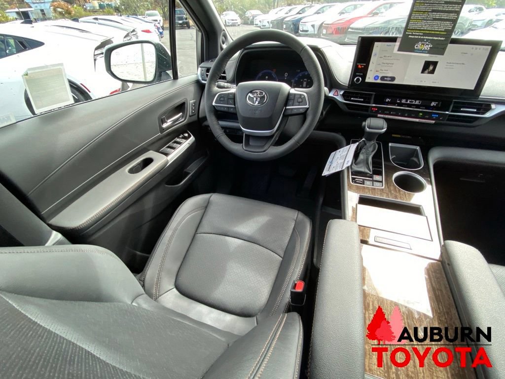 New 2026 Toyota Sienna Platinum AWD/4WD image 31