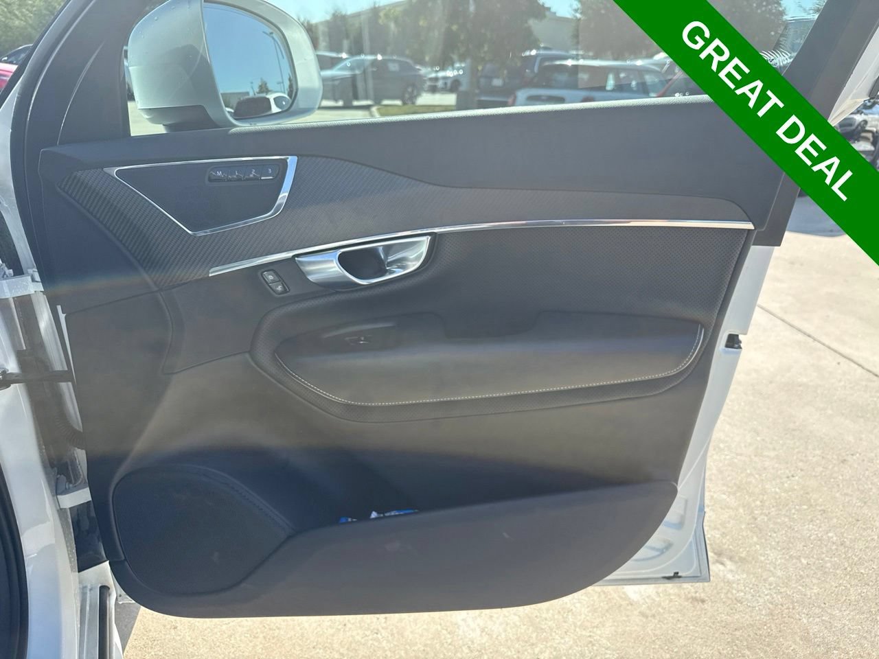 Used 2018 Volvo XC90 T6 R-Design w/ Convenience Package AWD/4WD image 11