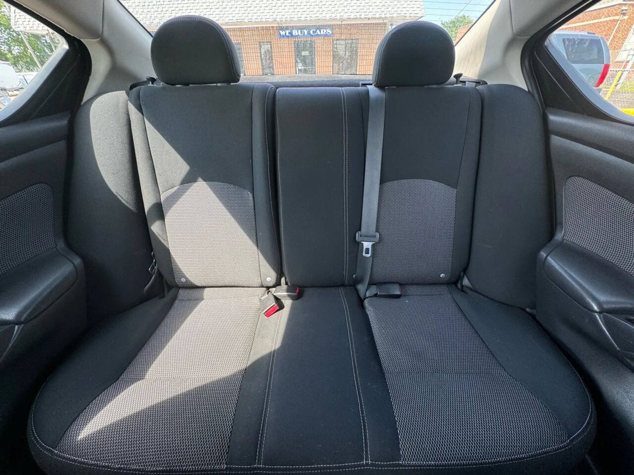 Used 2014 Nissan Versa SV w/ Convenience Package FWD image 25