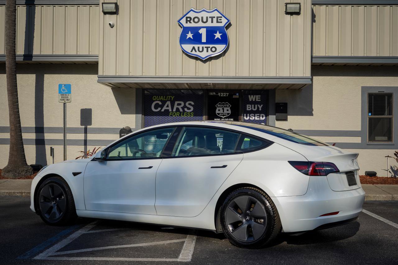 Used 2021 Tesla Model 3 Standard Range Plus RWD image 2