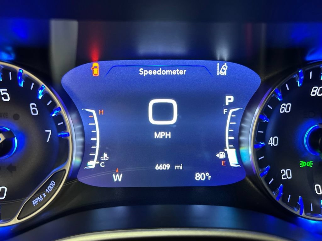 Used 2024 Chrysler Pacifica Touring-L FWD image 19