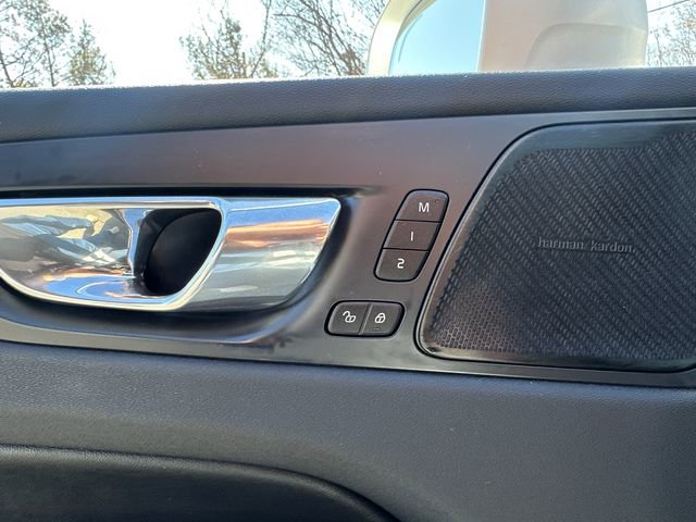 Used 2019 Volvo XC60 T5 R-Design w/ Protection Package image 29