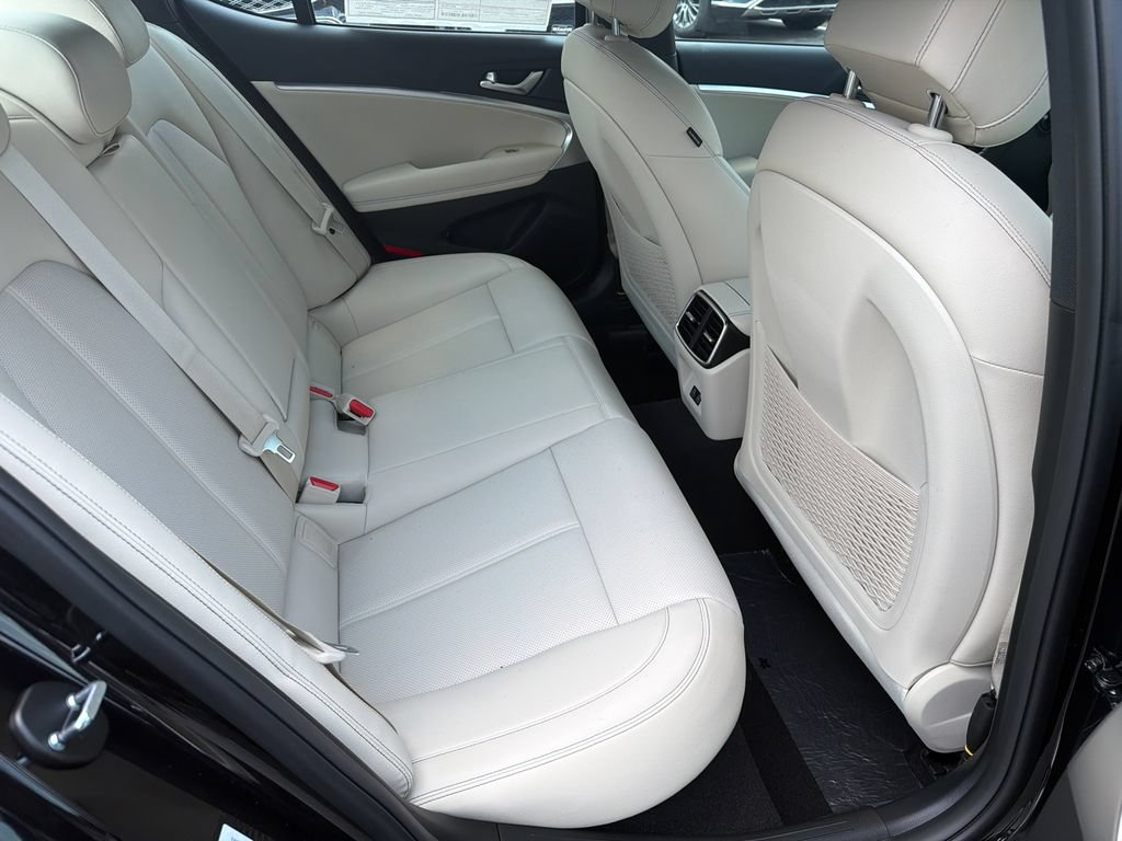 New 2026 Genesis G70 2.5T RWD image 17