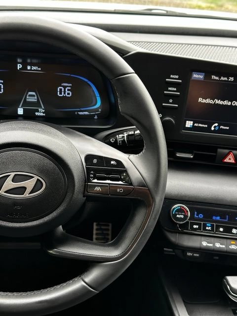 Used 2025 Hyundai Elantra Sport FWD image 27