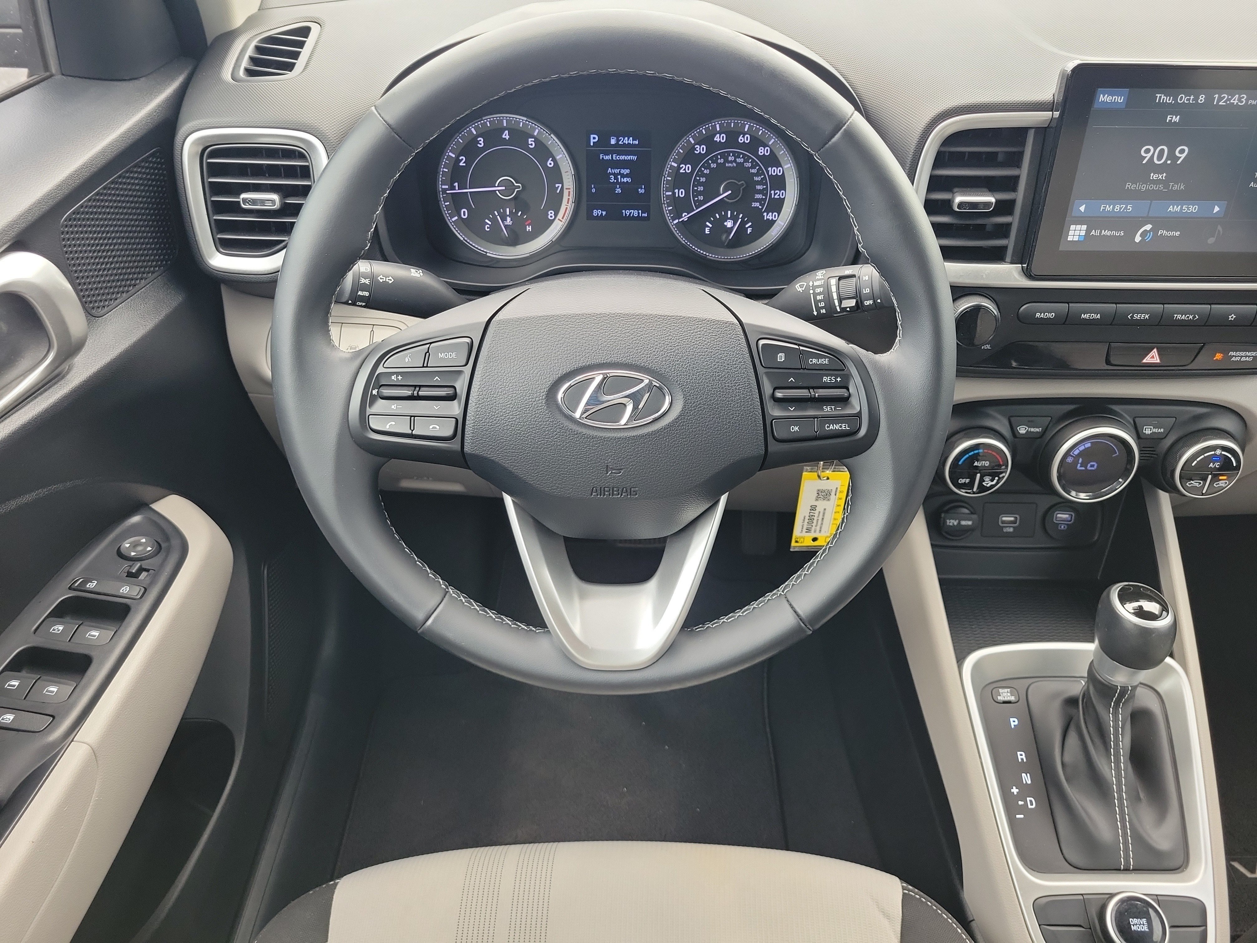Used 2021 Hyundai Venue SEL FWD image 16