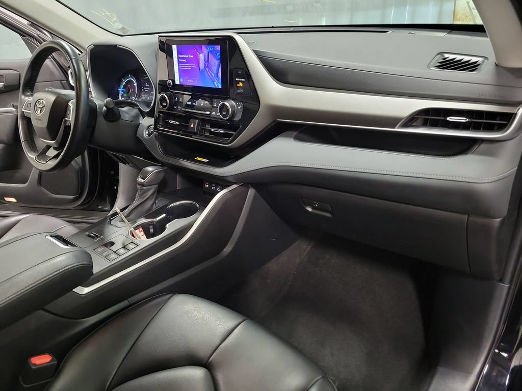 Used 2023 Toyota Highlander XLE AWD/4WD image 36