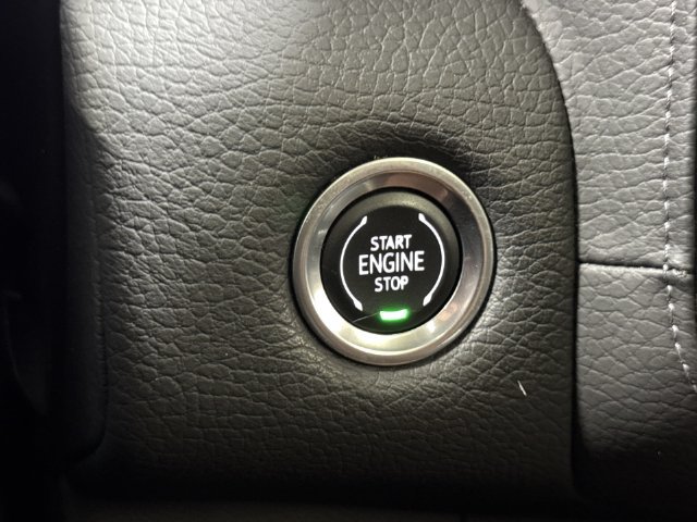 Used 2024 GMC Yukon Denali w/ Advanced Technology Package AWD/4WD image 19