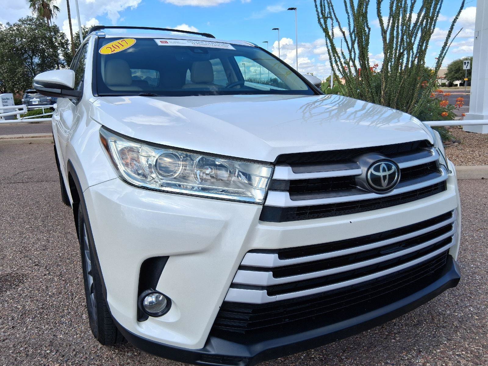 Certified 2017 Toyota Highlander XLE FWD image 16