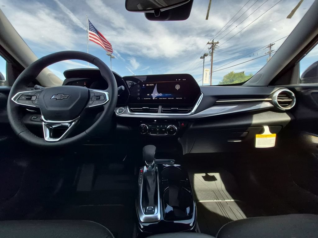 New 2026 Chevrolet Trax ACTIV w/ Driver Confidence Package FWD image 2