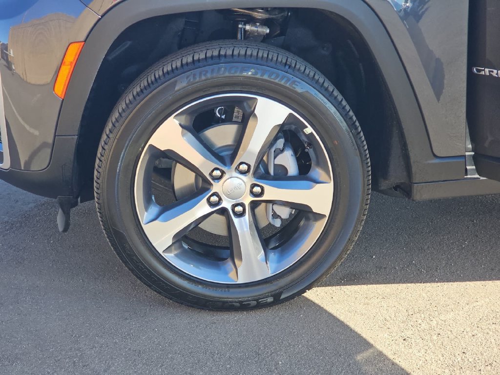 Used 2026 Jeep Grand Cherokee Limited AWD/4WD image 37