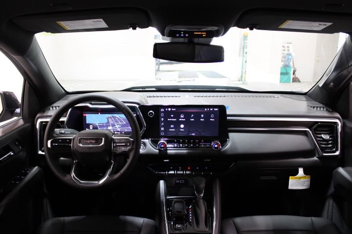 New 2026 GMC Canyon Elevation w/ Convenience Package image 3