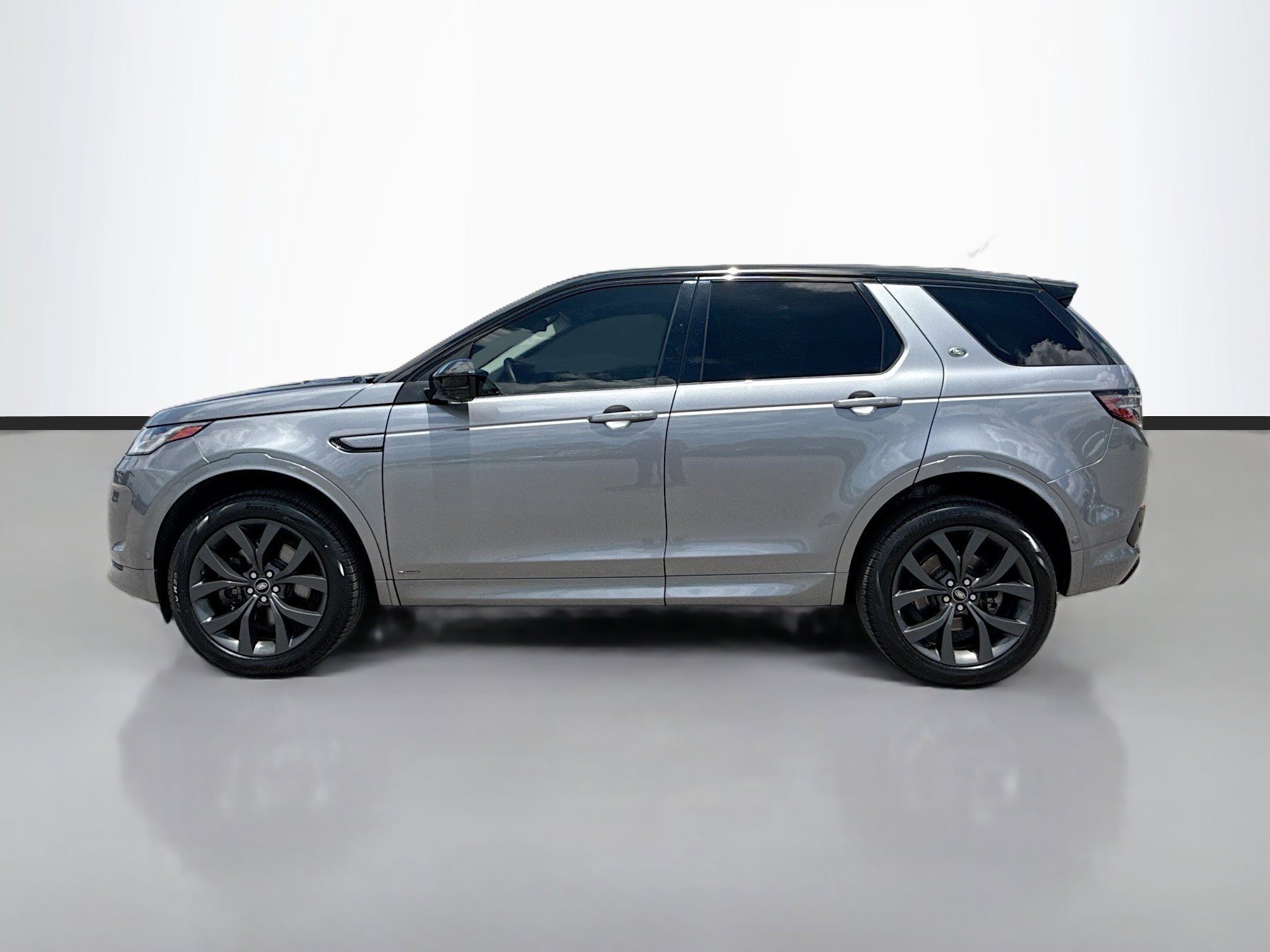 Used 2021 Land Rover Discovery Sport SE R-Dynamic AWD/4WD image 2