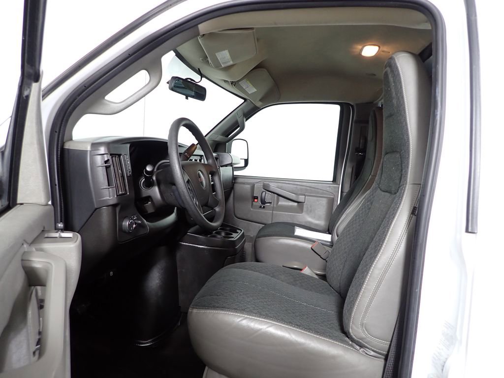 Used 2024 GMC Savana 2500 w/ Driver Convenience Package RWD image 20