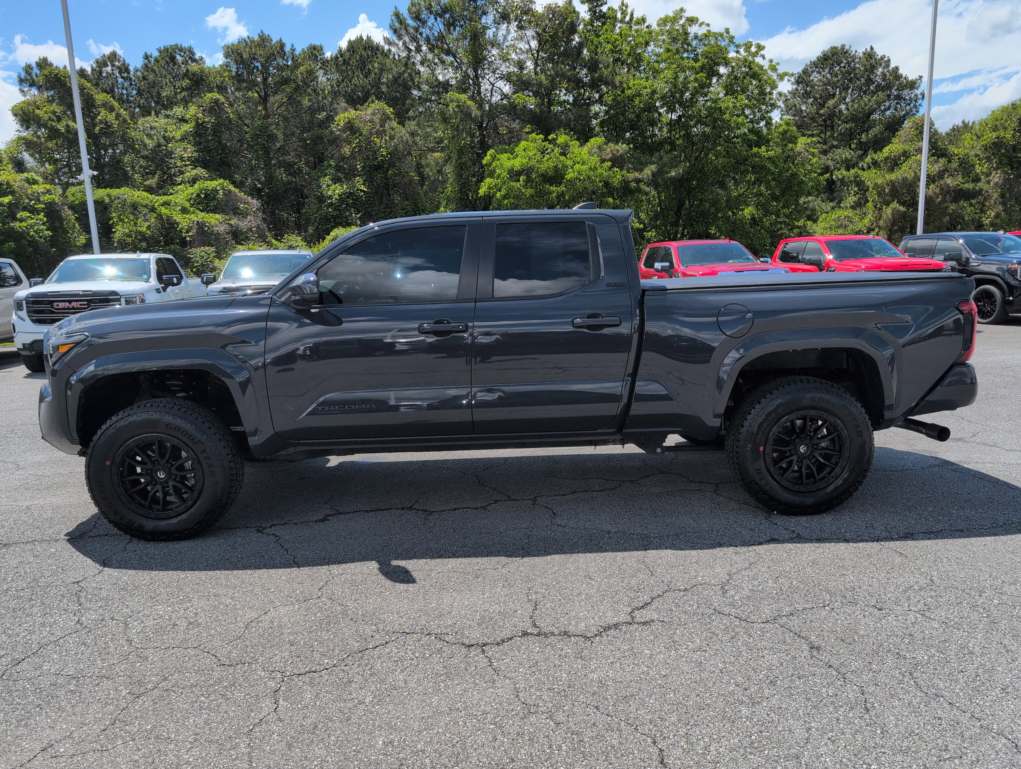 Used 2024 Toyota Tacoma SR5 AWD/4WD image 4