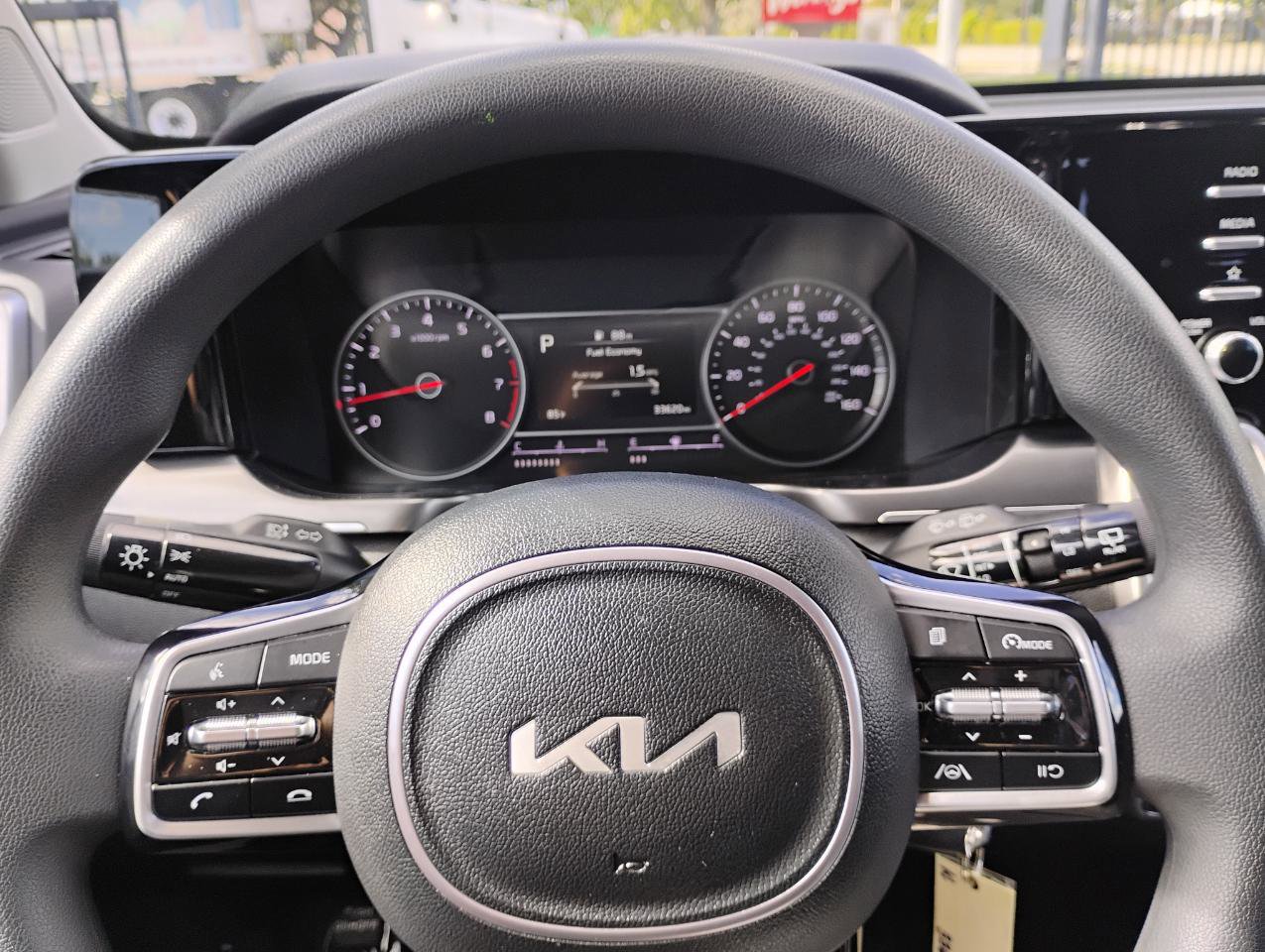 Used 2023 Kia Sorento LX FWD image 50