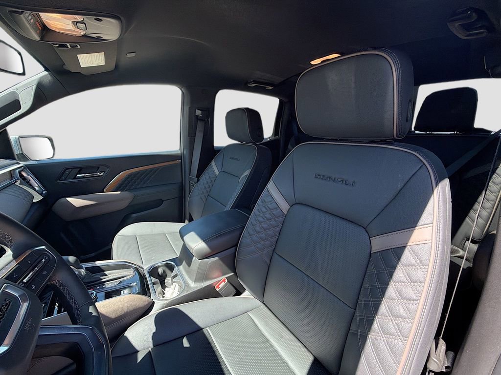 Used 2024 GMC Canyon Denali w/ LPO, Denali Black Edition image 20