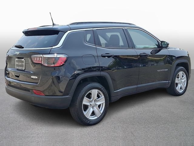 Used 2022 Jeep Compass Latitude w/ Convenience Group AWD/4WD image 4