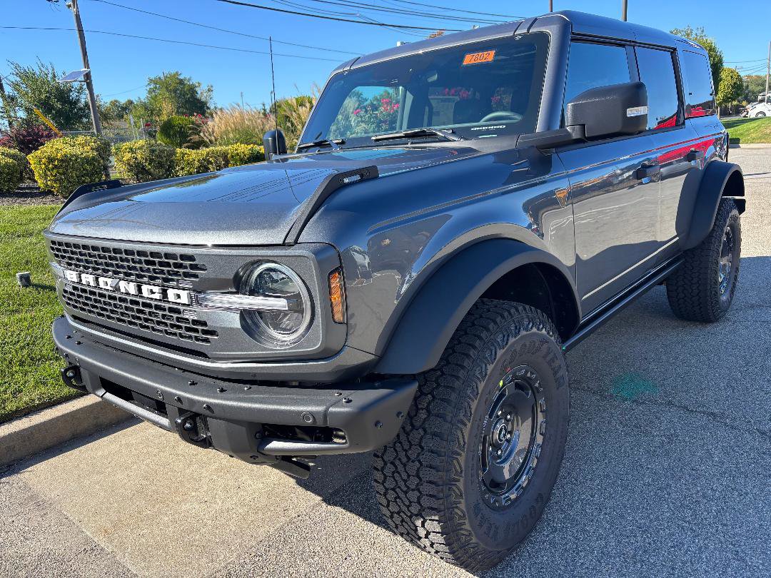 New 2025 Ford Bronco Badlands image 1