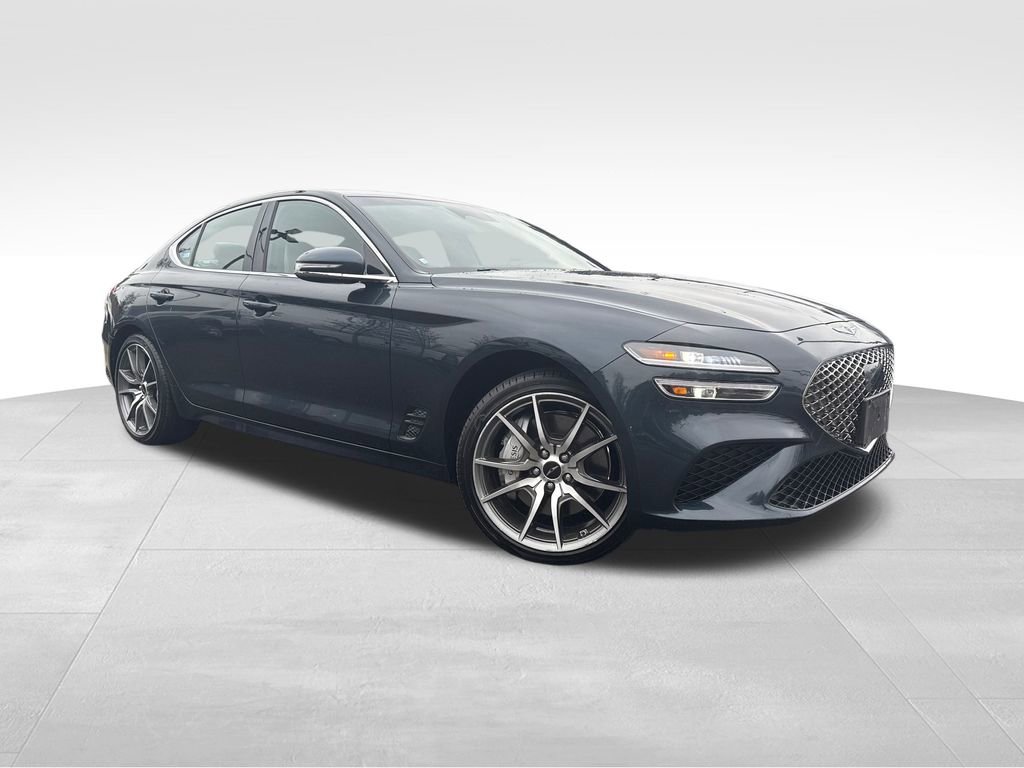 Used 2024 Genesis G70 2.5T image 1