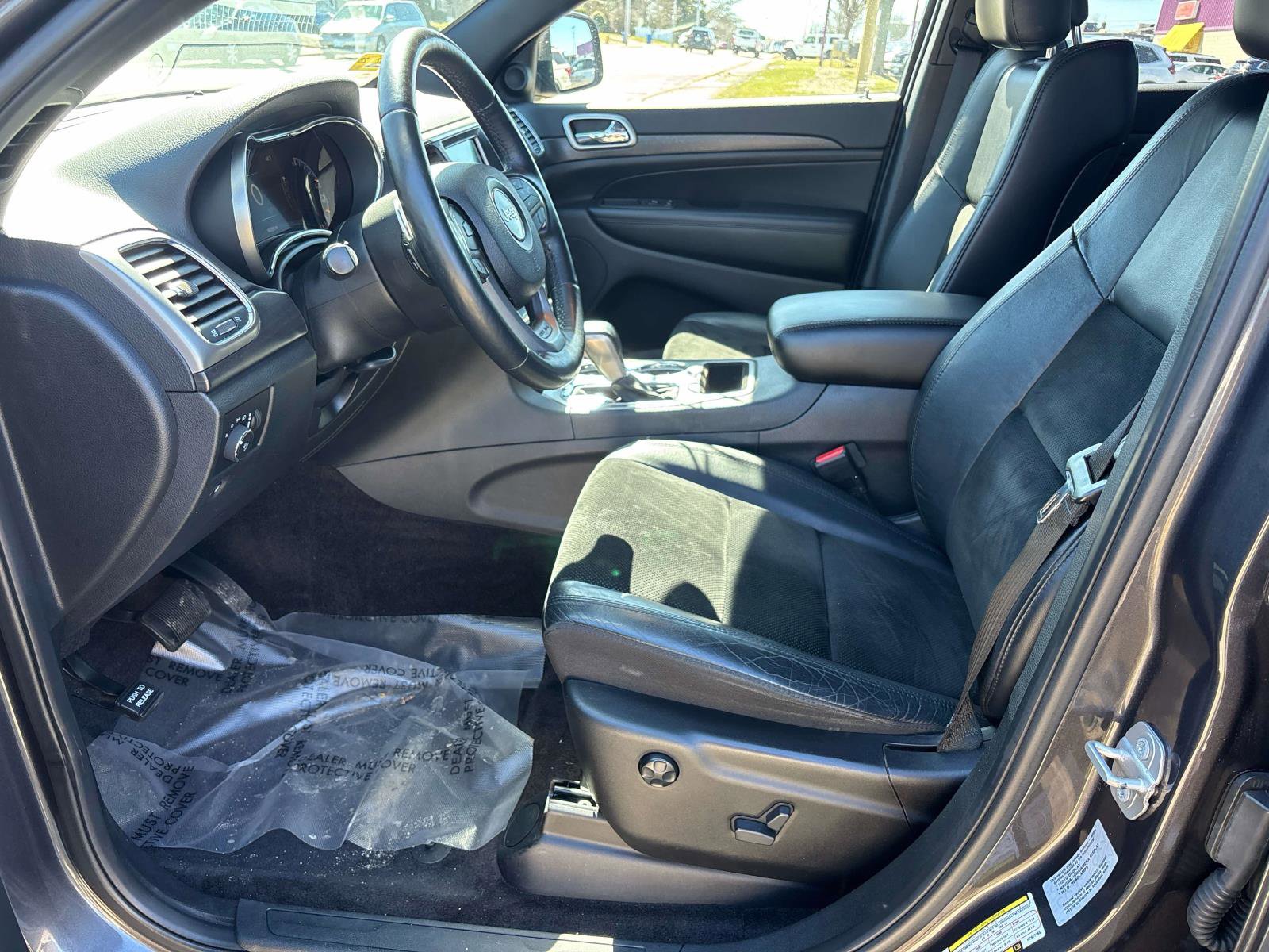 Certified 2017 Jeep Grand Cherokee Altitude image 8