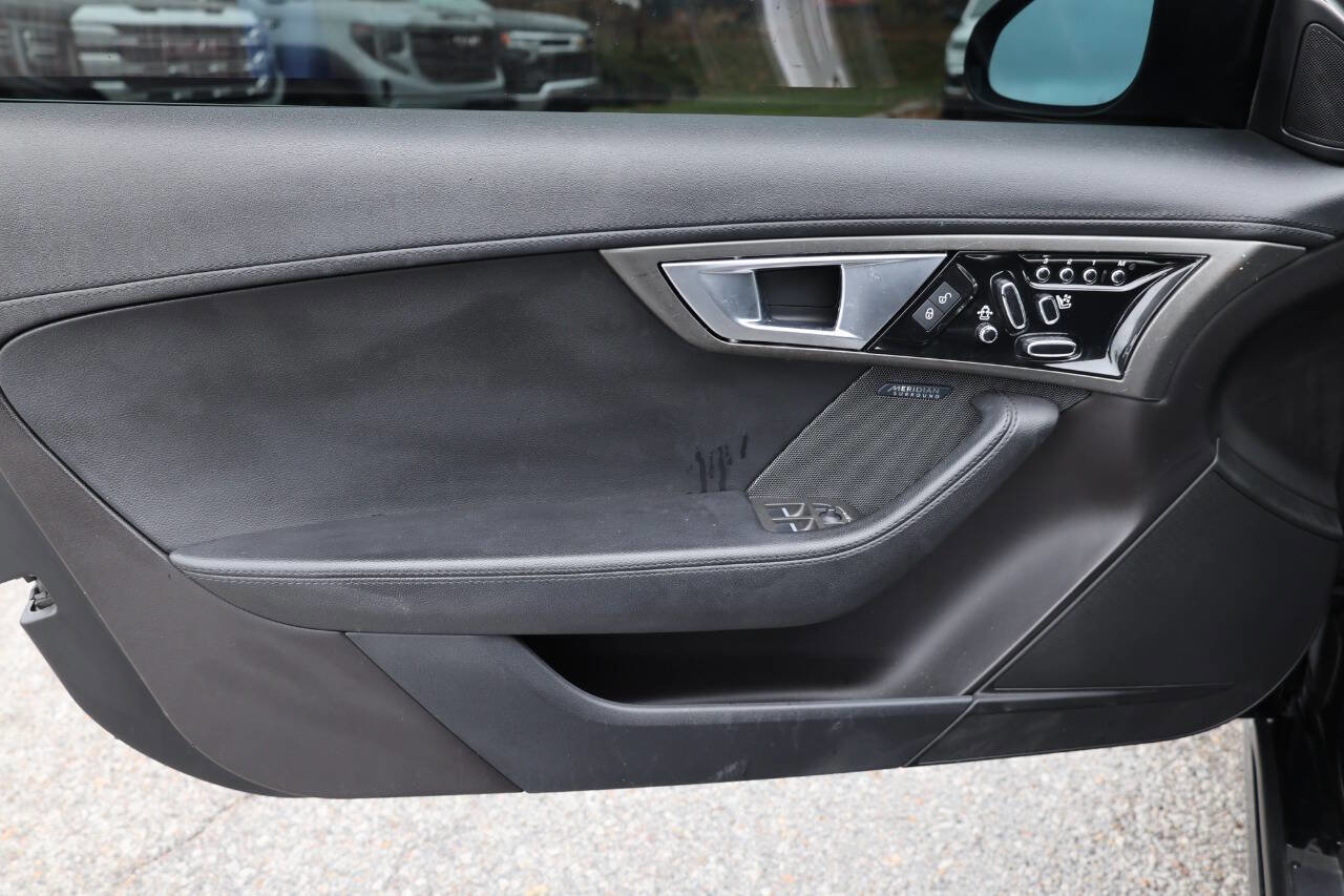 Used 2016 Jaguar F-TYPE S image 12