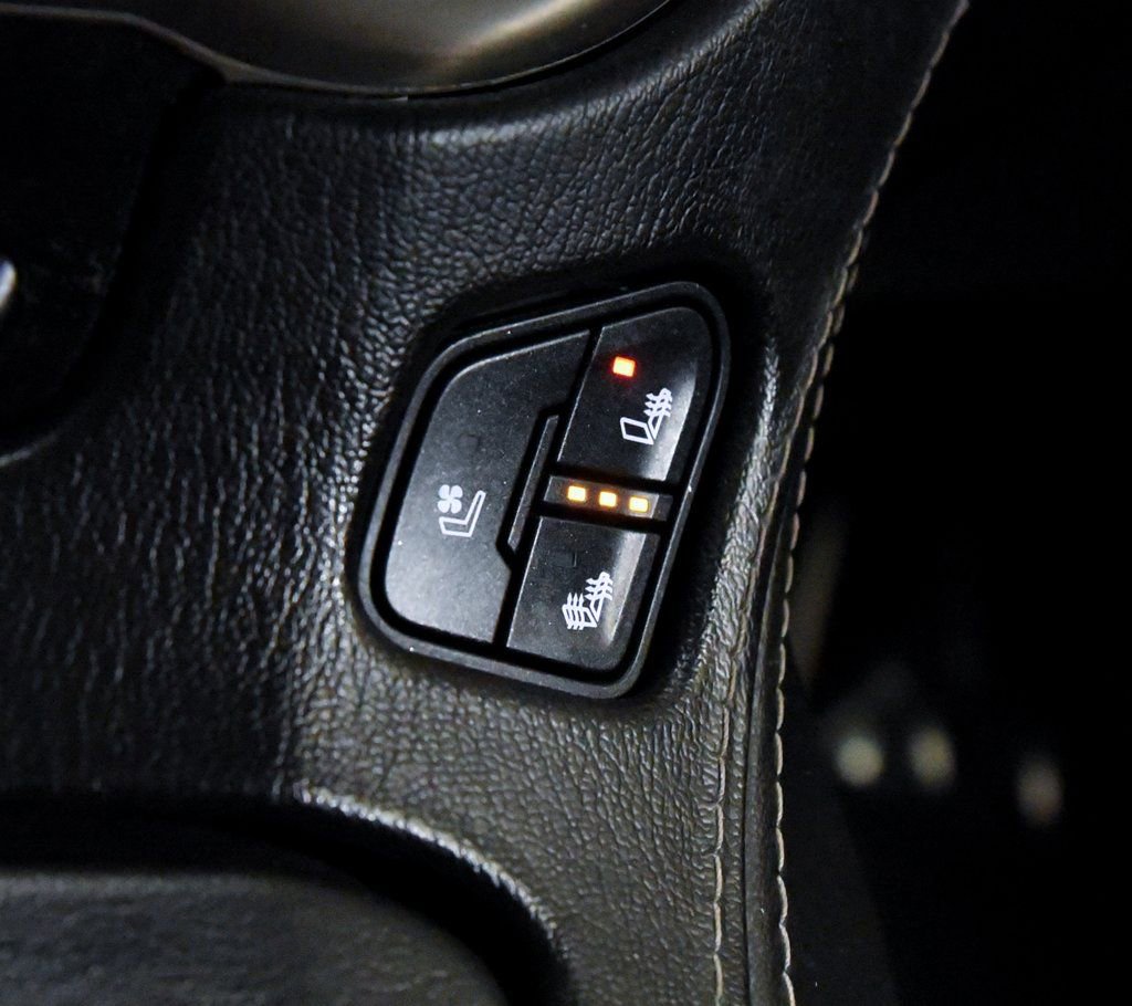 Used 2018 GMC Yukon XL Denali w/ Open Road Package image 26