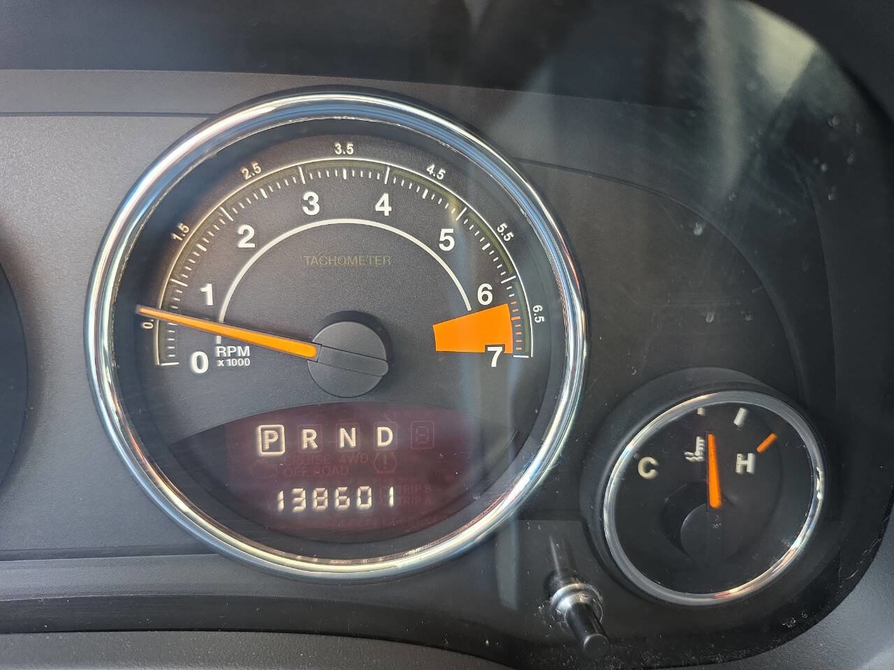 Used 2014 Jeep Compass Latitude FWD image 13