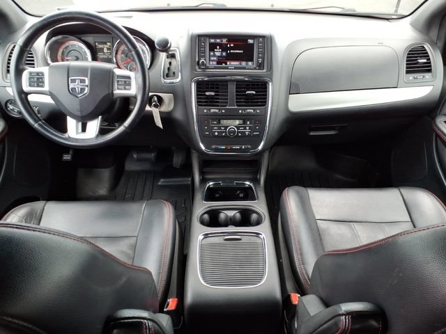 Used 2017 Dodge Grand Caravan GT w/ Safety Sphere Group FWD image 12