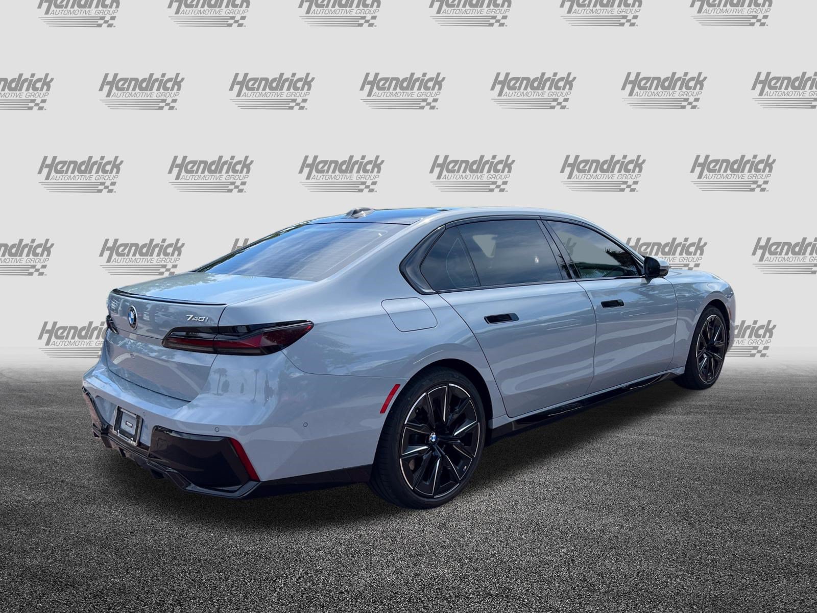 Used 2023 BMW 740i RWD image 10
