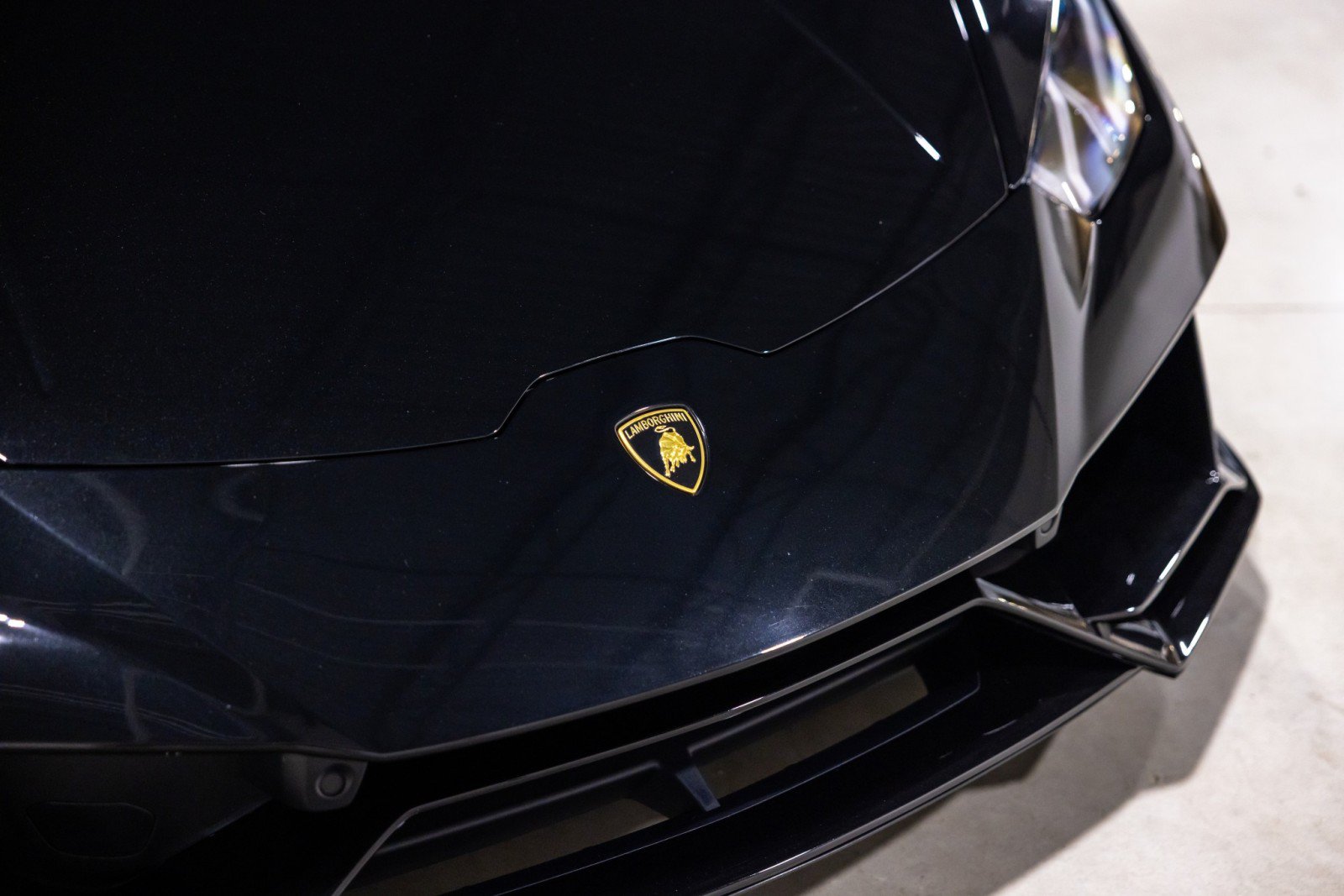 Used 2023 Lamborghini Huracan EVO AWD/4WD image 23