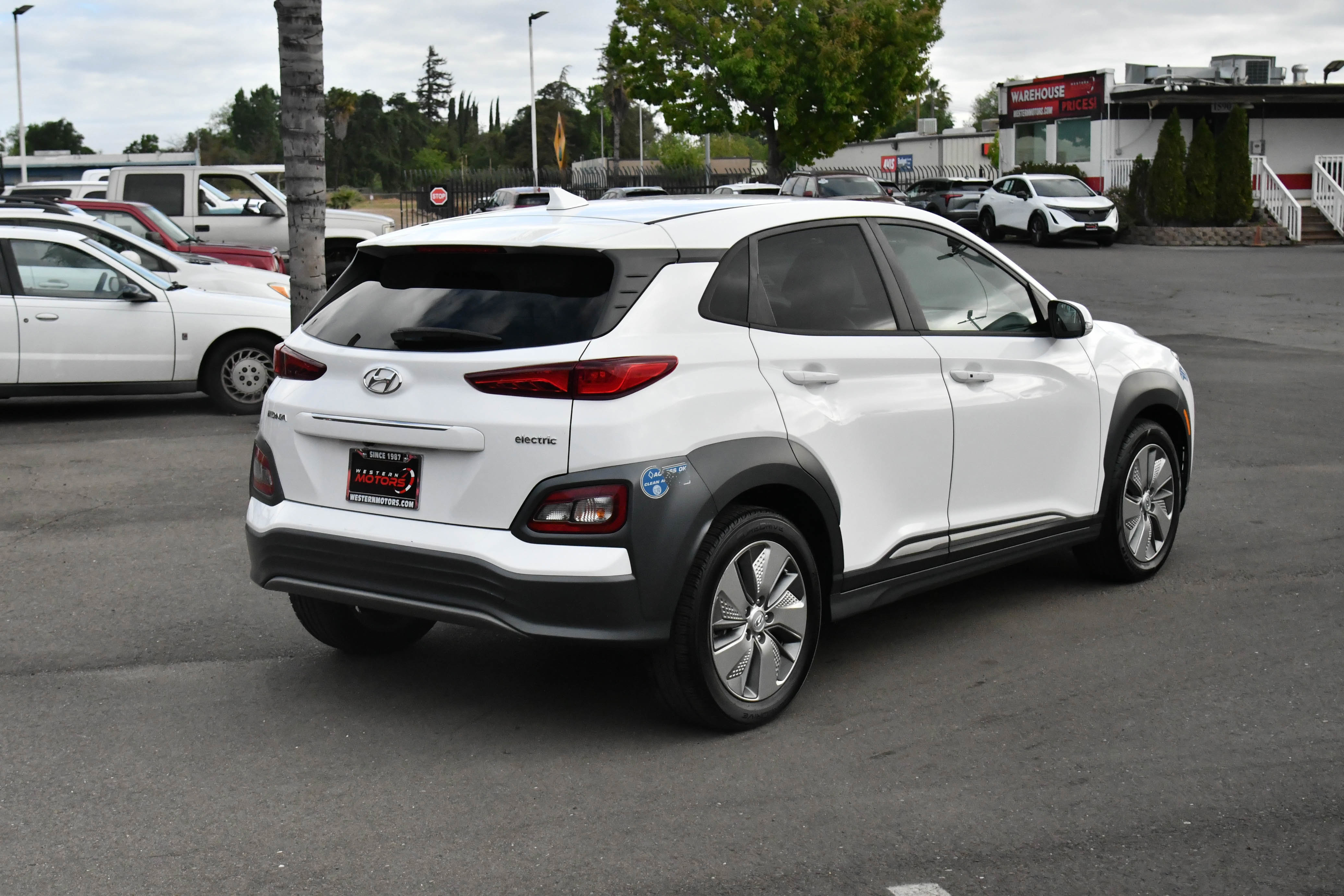 Used 2021 Hyundai Kona Limited image 8