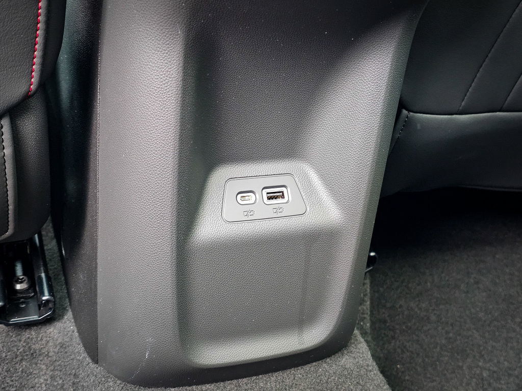 Used 2023 Buick Envision Essence w/ Sport Touring Package AWD/4WD image 36