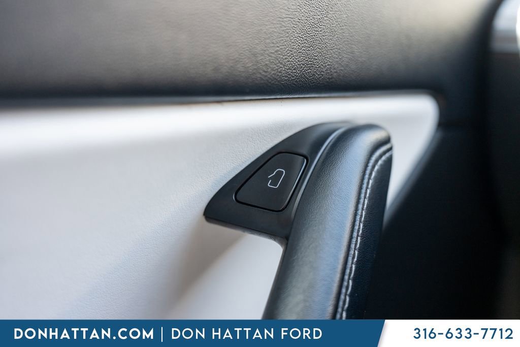 Used 2021 Tesla Model Y Long Range AWD/4WD image 13