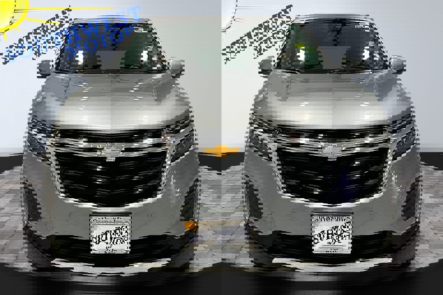 Used 2024 Chevrolet Equinox LT image 2