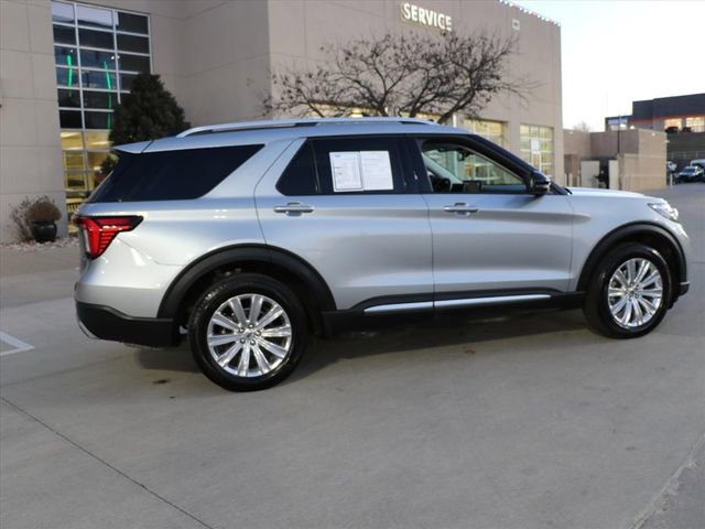 Used 2025 Ford Explorer Platinum w/ LUX Leather Package image 6
