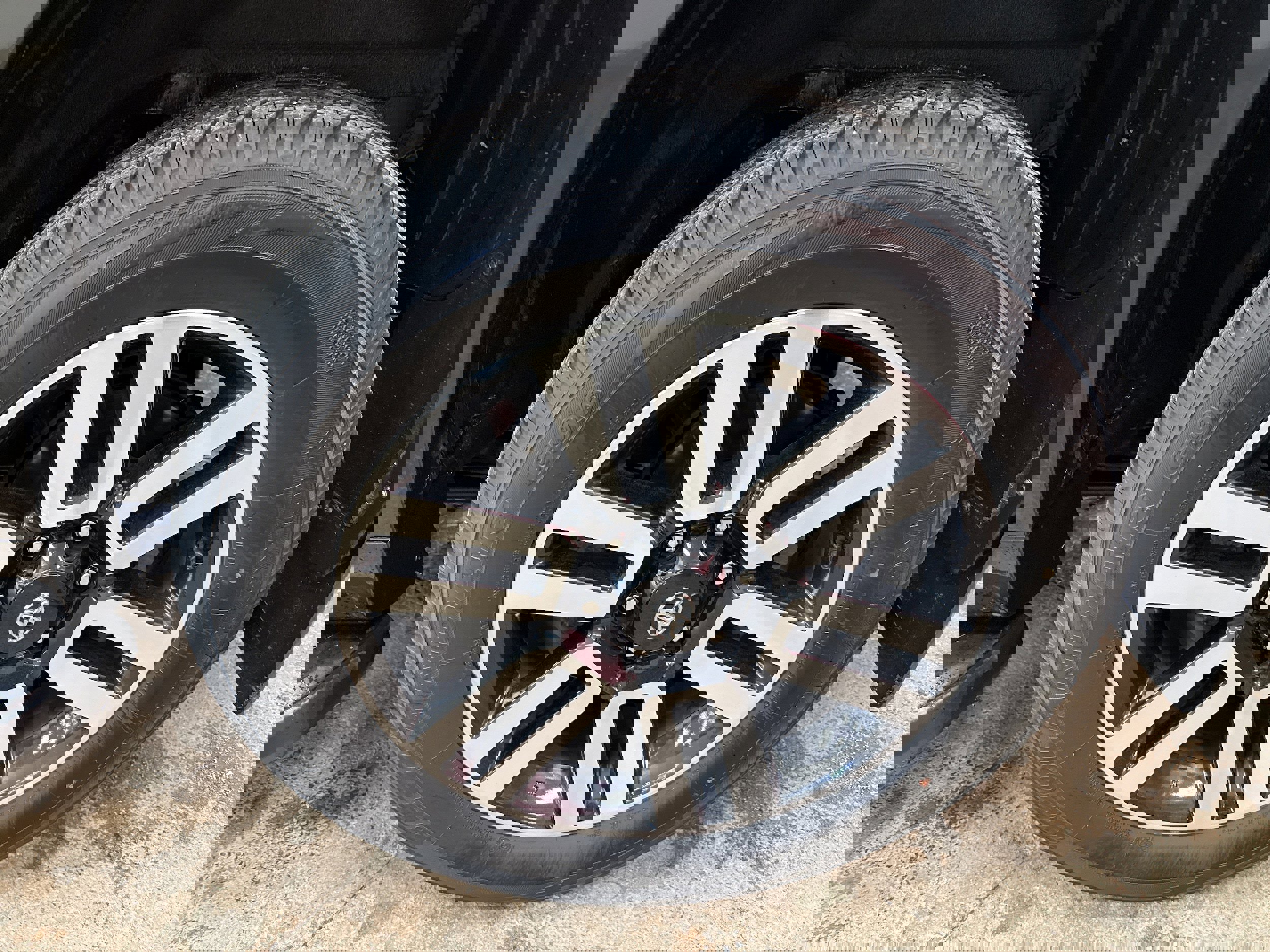 Used 2023 Toyota 4Runner Limited AWD/4WD image 9