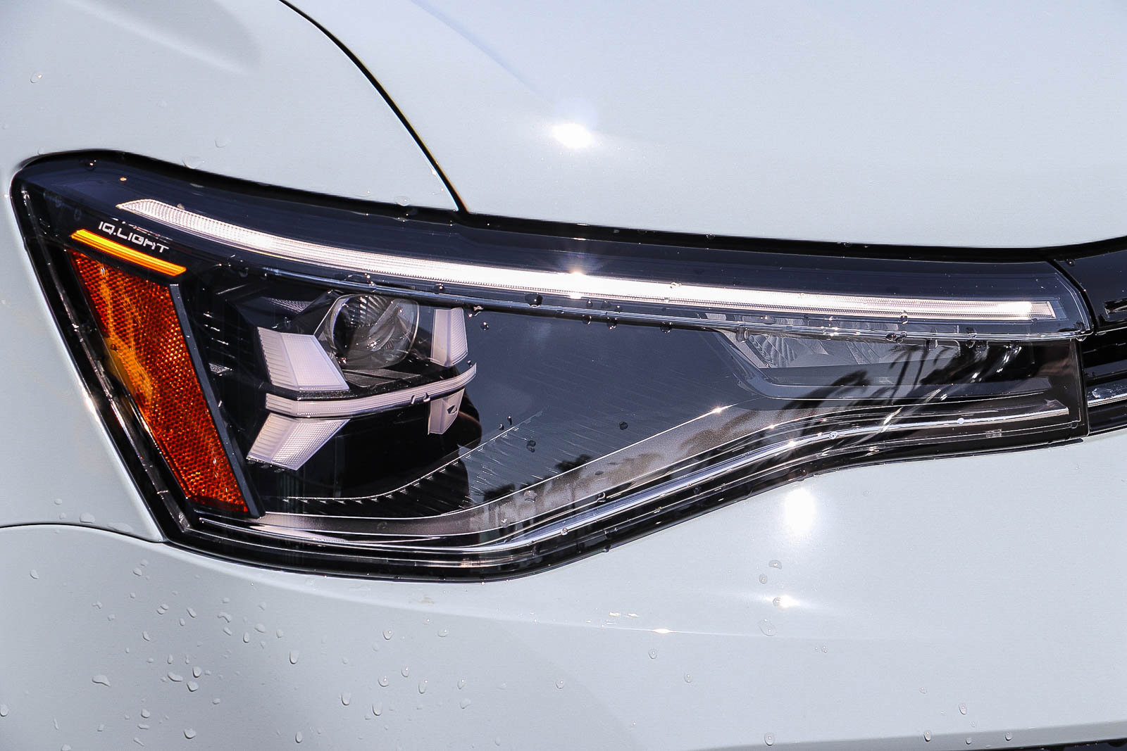 New 2026 Volkswagen Taos SE FWD image 4