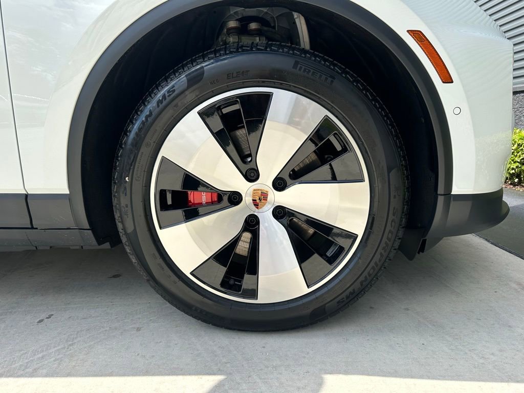 Used 2026 Porsche Macan 4S Electric image 15