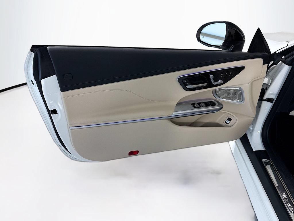 Used 2024 Mercedes-Benz CLE 300 4MATIC Cabriolet image 32