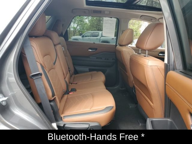 Certified 2023 Nissan Pathfinder Platinum w/ Cargo Package AWD/4WD image 15