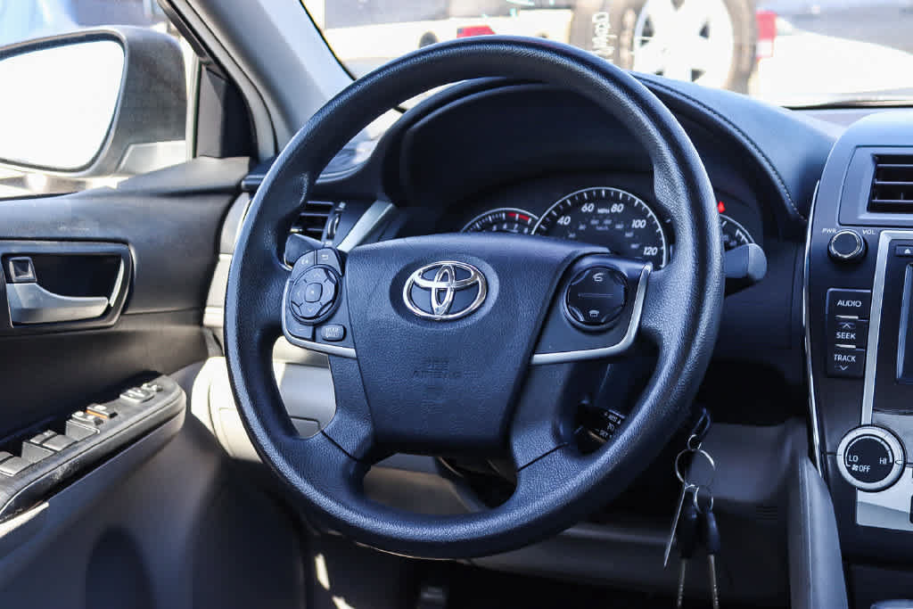Used 2014 Toyota Camry LE FWD image 14