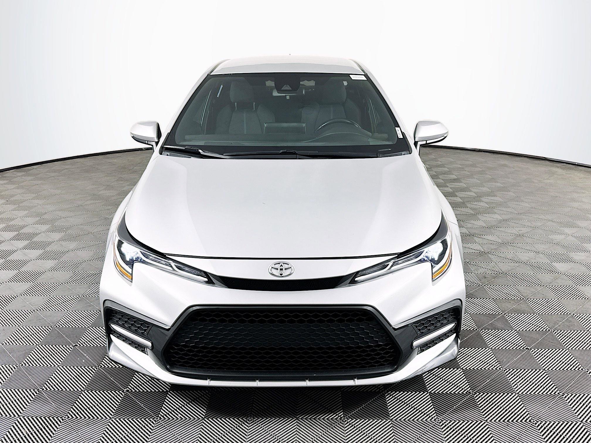 Used 2021 Toyota Corolla SE image 2