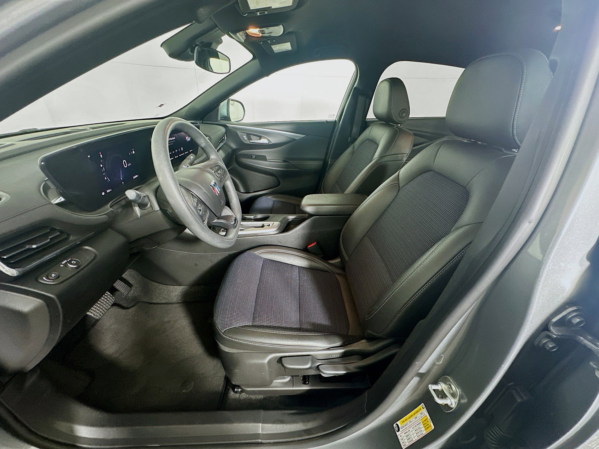Used 2025 Buick Envista Preferred FWD image 13